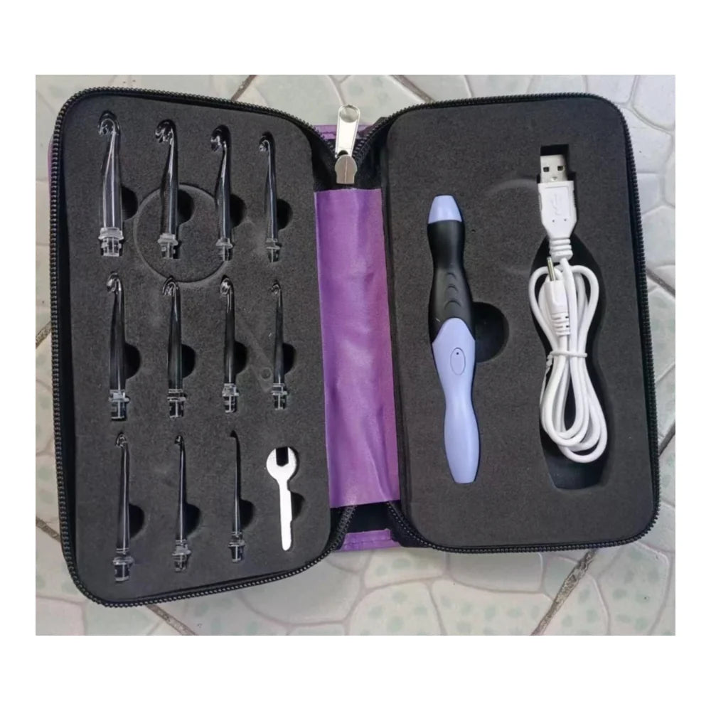 LightLoop™ LED Crochet Hooks — Put an end to dark stitches and enjoy radiant creative moments anytime!