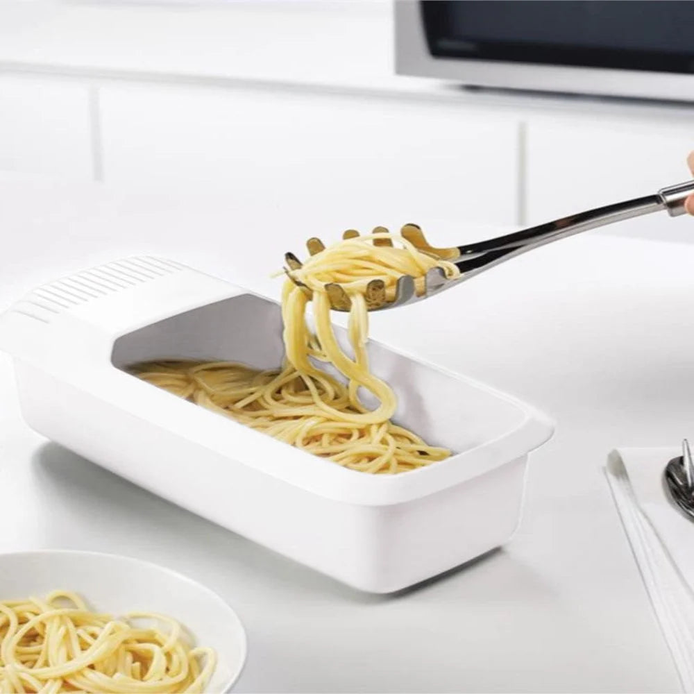 Microwave Pasta Cooker with Integrated Strainer Lid