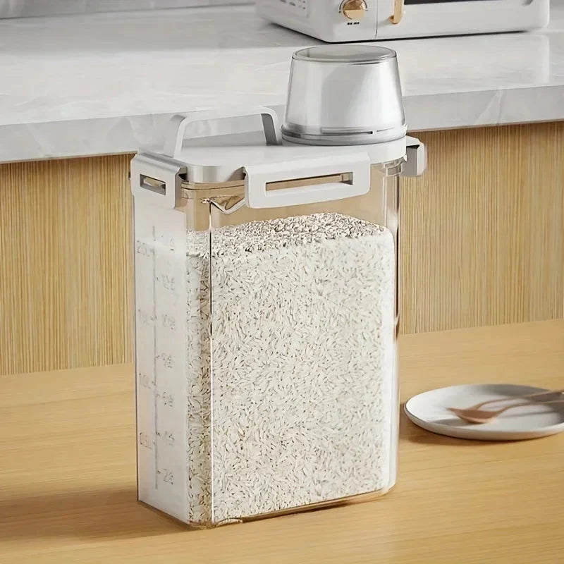 Storage Container with Freshness Seal Lid 2.5L