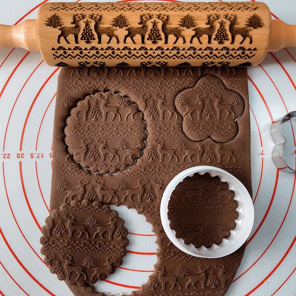 Pattern Rolling Pin with Christmas Cookie Cutters