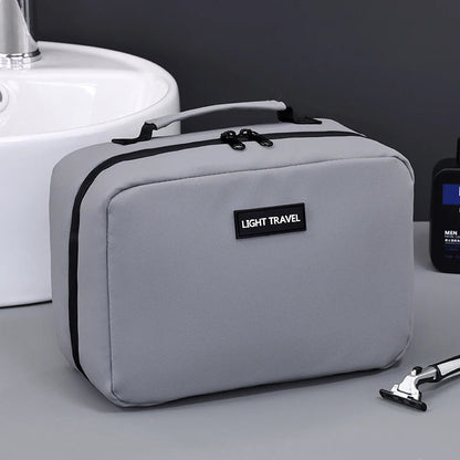 Toiletry bag with hanger – waterproof, 24x16x11cm