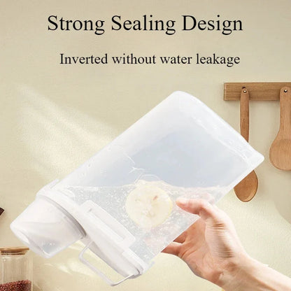 Storage Container with Freshness Seal Lid 2.5L