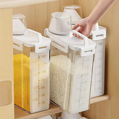 Storage Container with Freshness Seal Lid 2.5L