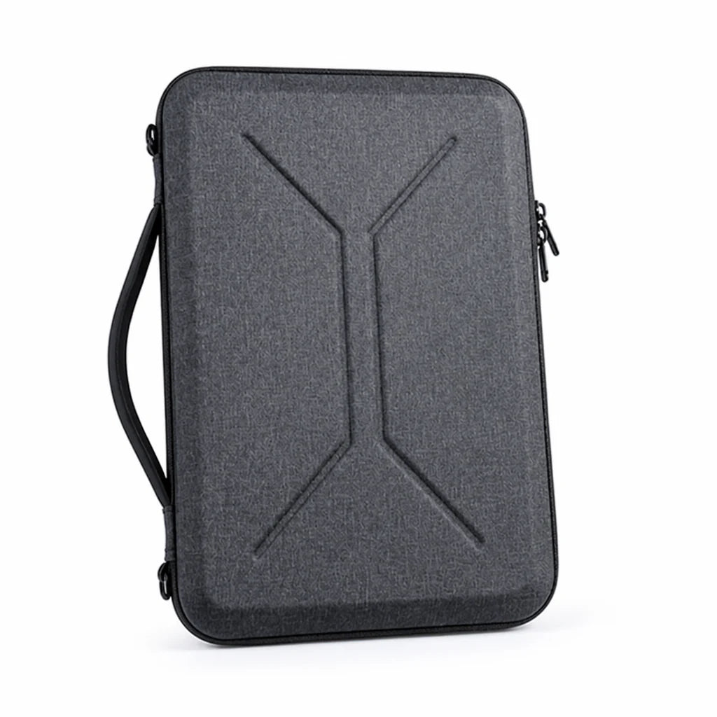 Water-resistant, padded tablet case with zipper (13.3 inches/33 cm)