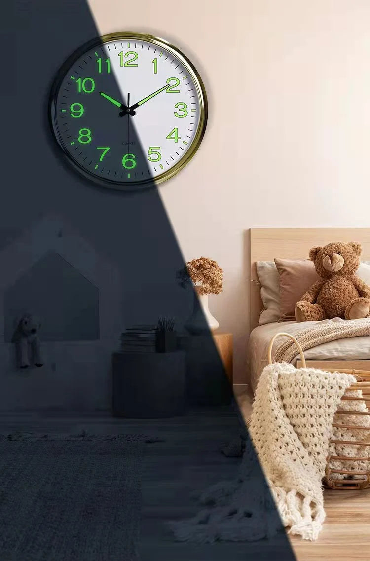 Glowing Wall Clock 30 cm – Silent