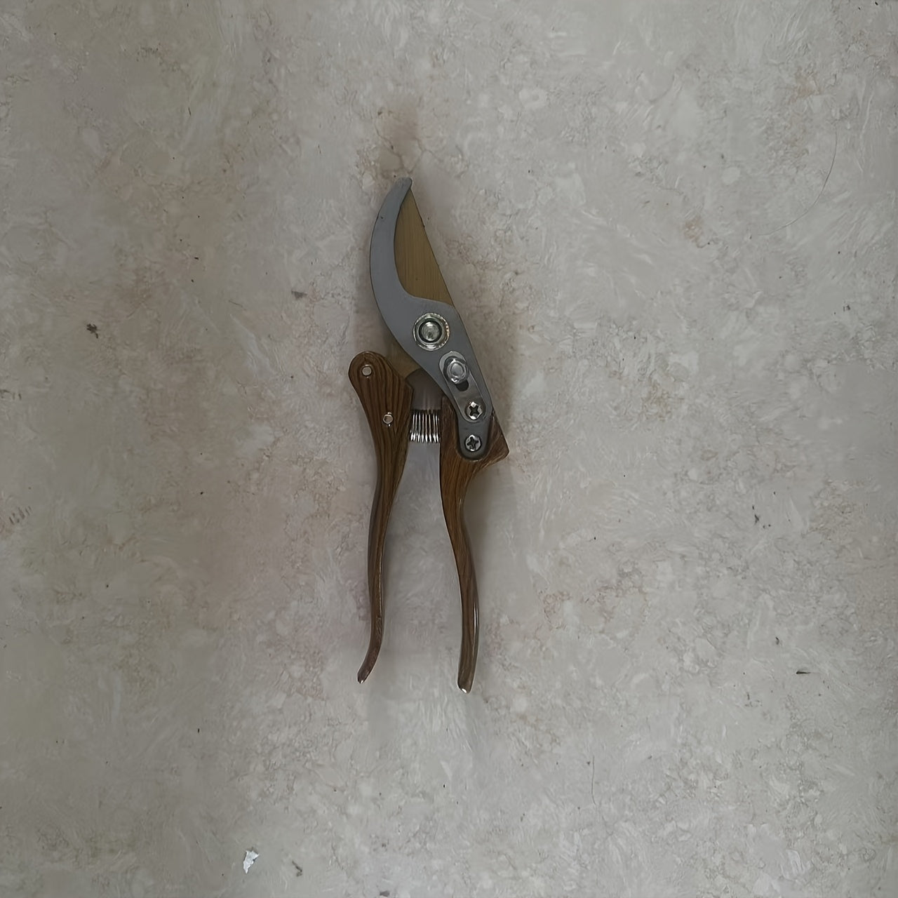 Ergonomic SK5 Garden Shears with Wooden Handle