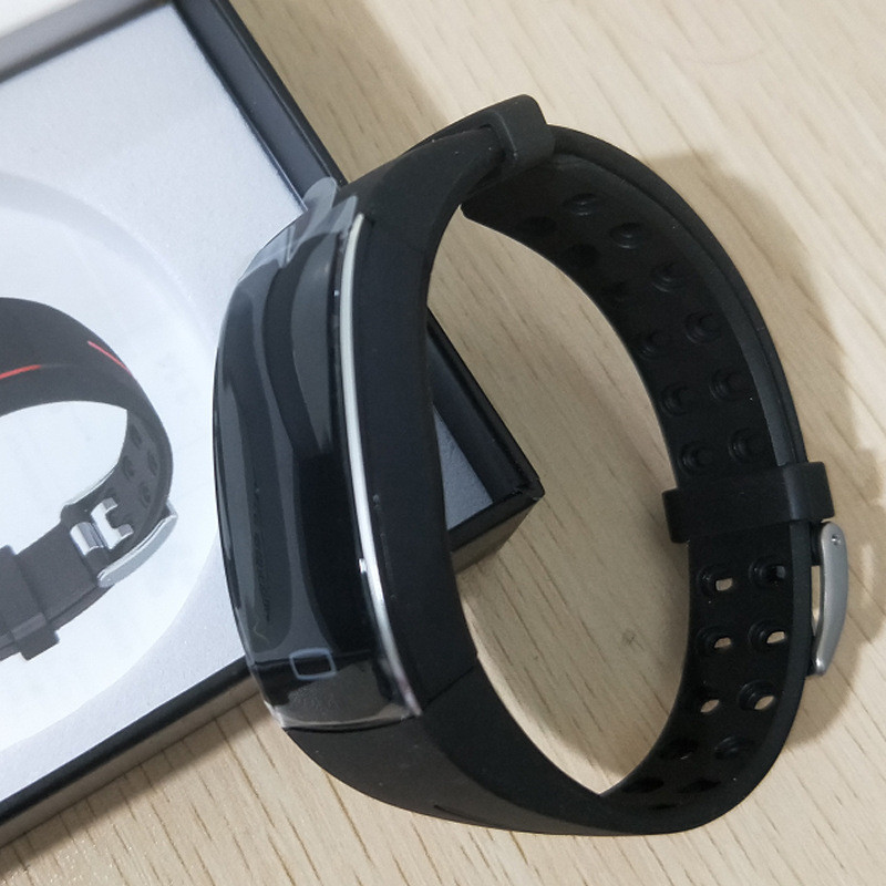 Sports Smartwatch with Activity Tracking